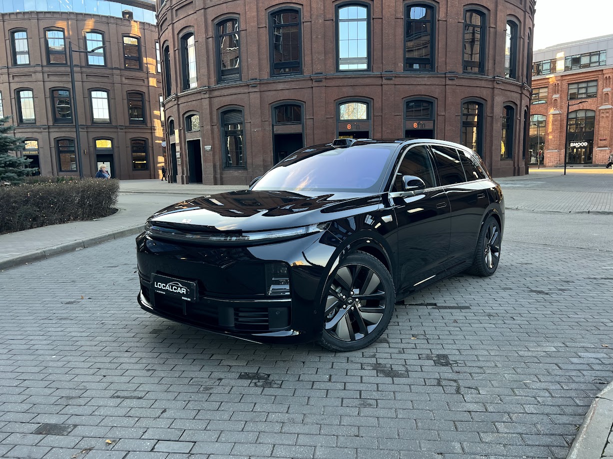 https://leocars-rental.ru/media/car_photos/453849619dee48569d4d/АрмаЛи1.jpg