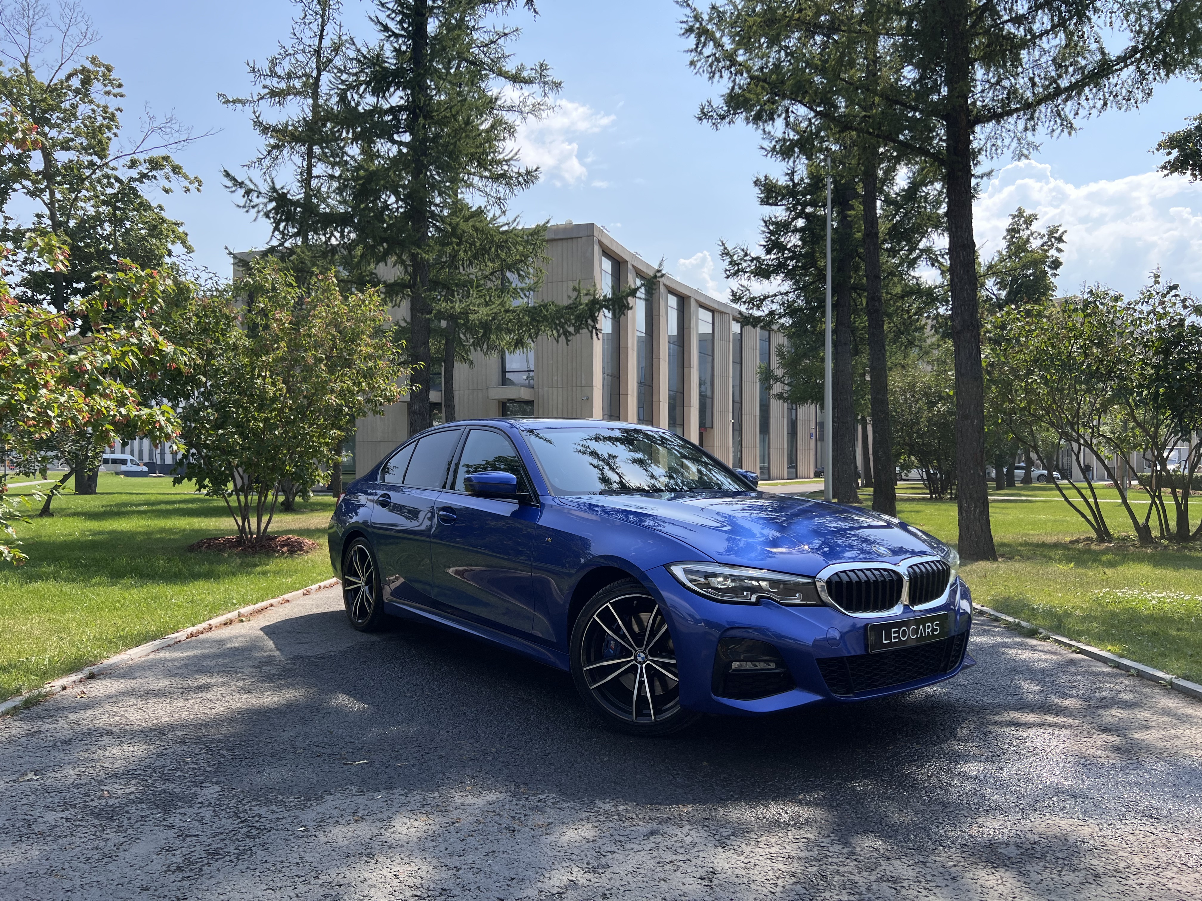 BMW 330i