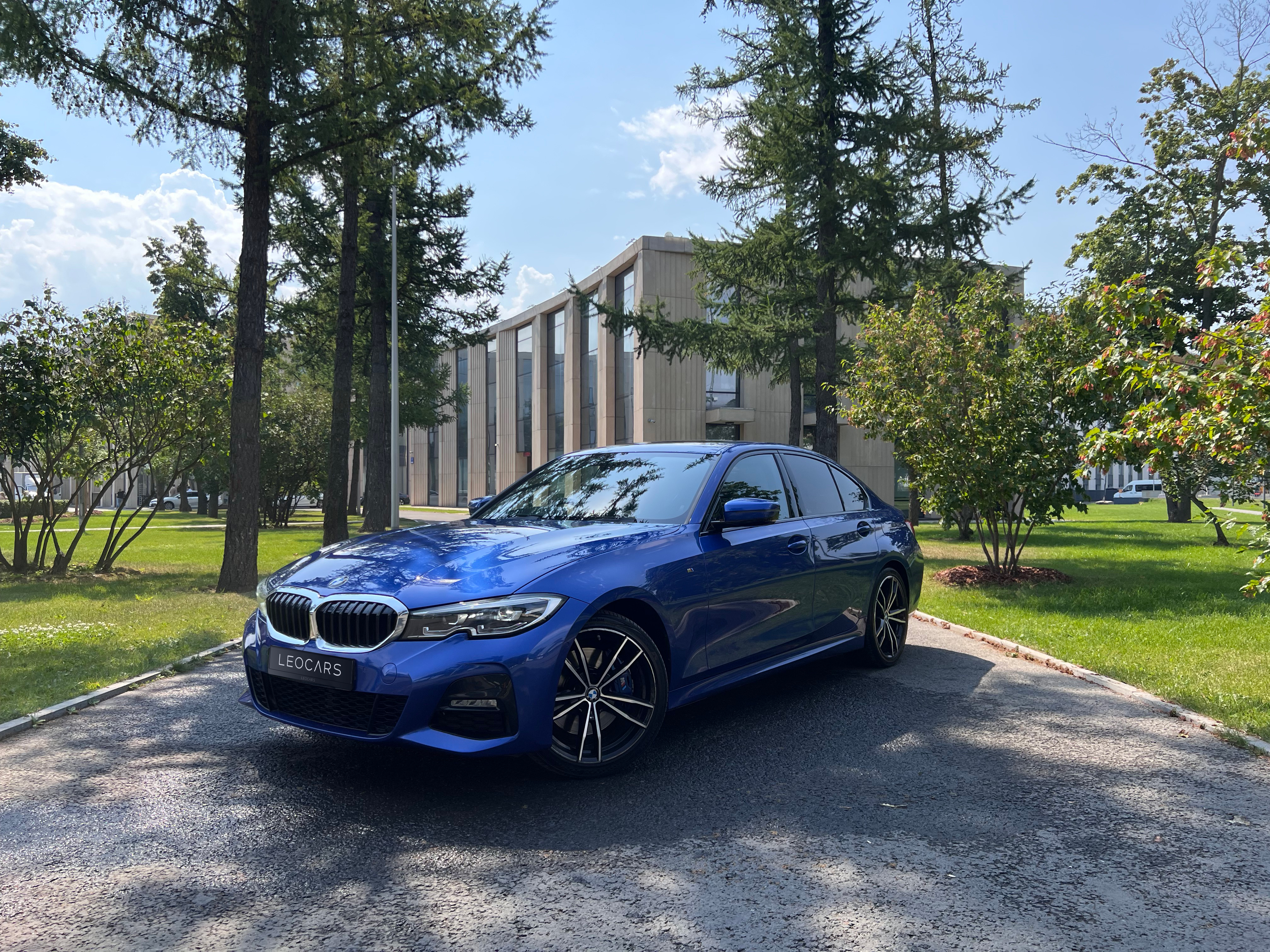 BMW 330i